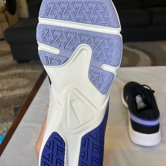 Nike Legend Essential 2 - Picture 7 of 7